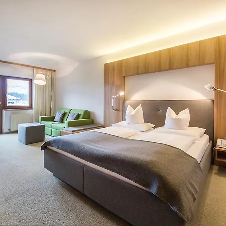 Ξενοδοχείο Superior Alpenhof 4*